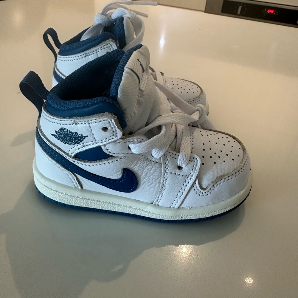 NEW IN BOX - Jordan Kids White and Navy Sneakers Size 5
